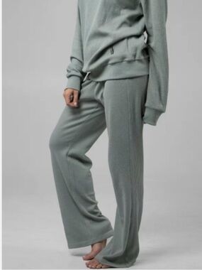 Comfrt Waffle Lounge Pants Sage Green Size Small